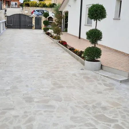 Apartment Grosse In Mit Schoenem Garten