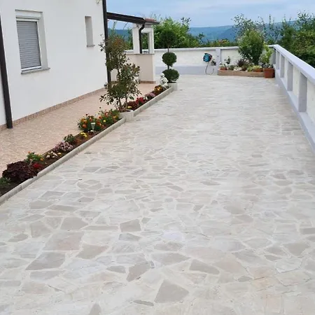 Denis * Kaštel